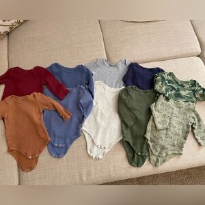Bundle of 10 long sleeve thermal bodysuits size 12m-18m